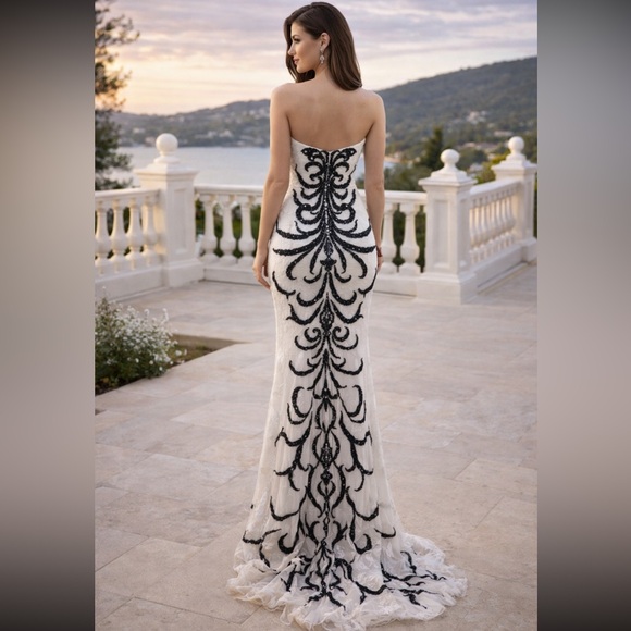 Aidan Mattox Strapless White Dress with Black Embellished Lace Detail - Picture 5 of 11